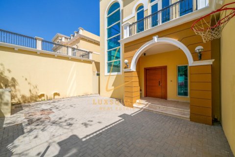 Villa de 4 dormitorios en Jumeirah Park, UAE No. 150298 18