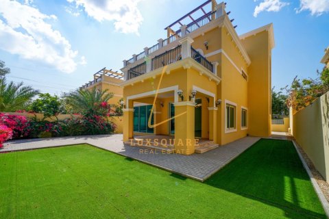Villa de 4 dormitorios en Jumeirah Park, UAE No. 150298