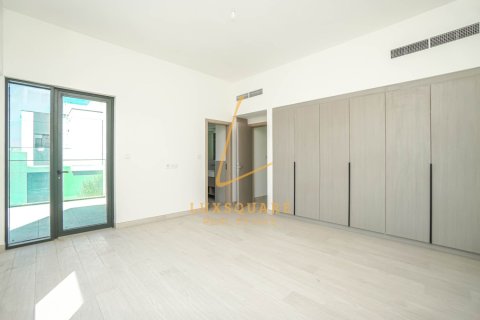 Villa de 4 dormitorios en Al Furjan, UAE No. 150302 13