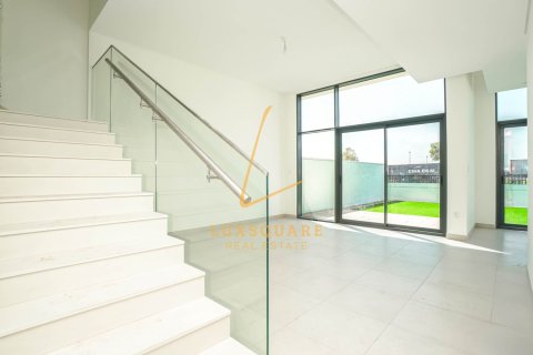 Villa de 4 dormitorios en Al Furjan, UAE No. 150302 6