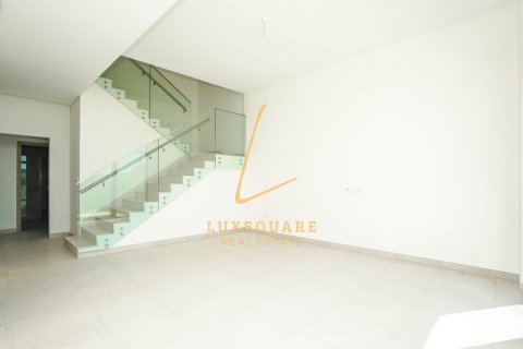 Villa de 4 dormitorios en Al Furjan, UAE No. 150302 8