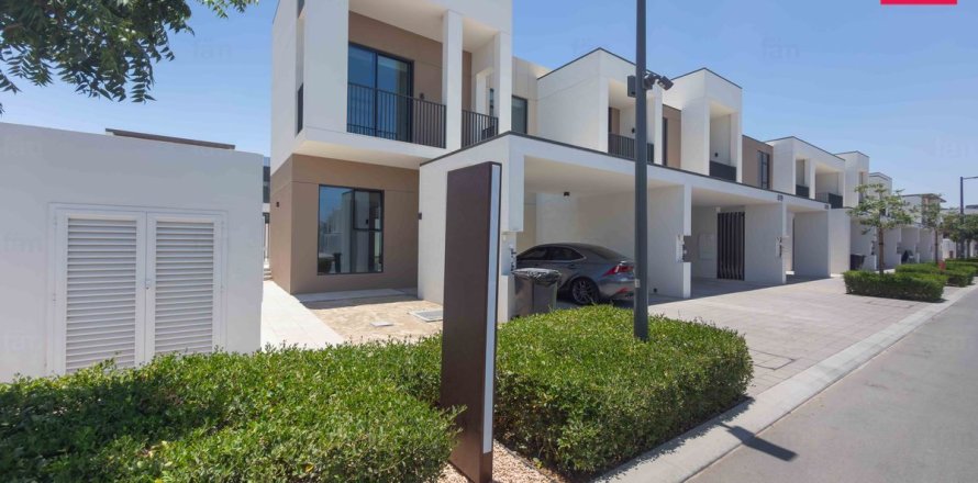 Villa de 4 chambres à Dubai, UAE No. 165844