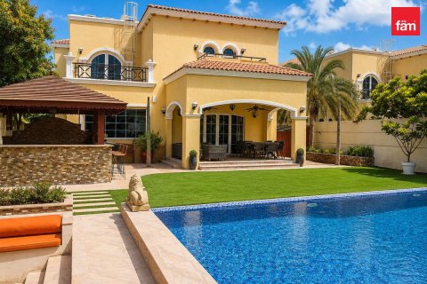4 bedrooms Villa in Jumeirah Park, UAE No. 199379