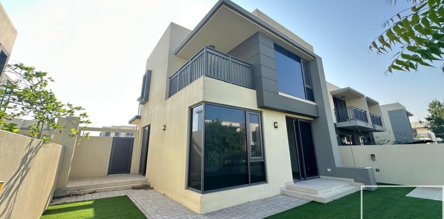 4 bedrooms Townhouse  No. 117387