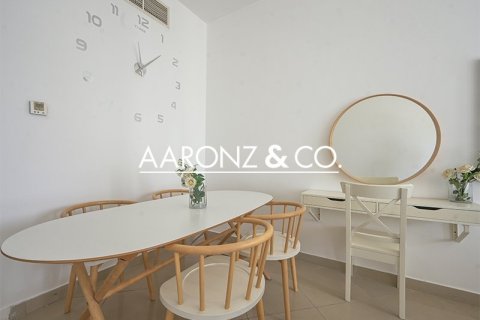 Квартира с 2 спальнями в Джумейра Лейк Тауэрс, ОАЭ №146404 10