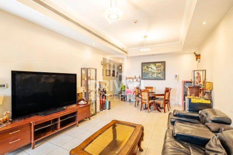 2 bedrooms Apartment in Churchill Towers, UAE No. 190228 3