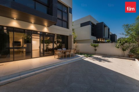Villa de 3 dormitorios en Dubai, UAE No. 135901 26