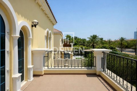 Вилла с 3 спальнями в Jumeirah Park, ОАЭ №201299 25