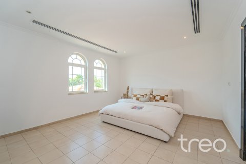 Villa de 4 dormitorios en Legacy, UAE No. 206087 4