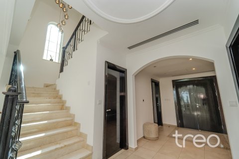 Villa de 4 dormitorios en Legacy, UAE No. 206087 18
