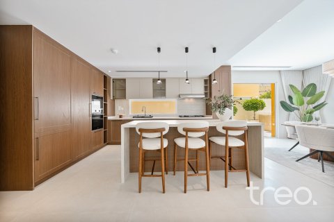 Villa de 4 dormitorios en Jumeirah Park, UAE No. 206088 8