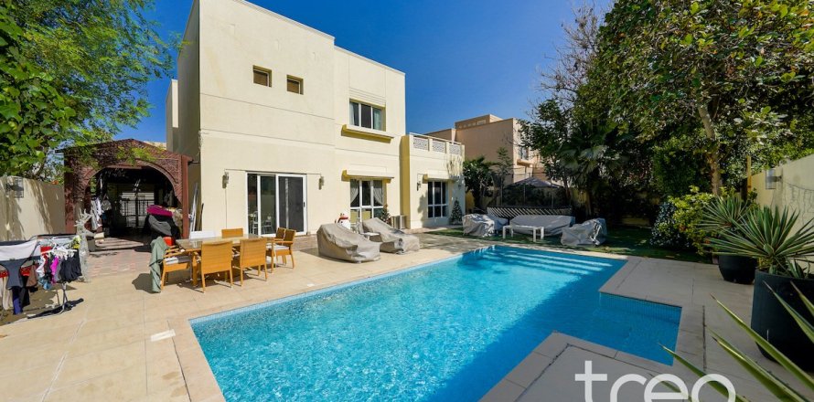 Villa de 4 dormitorios en Meadows, UAE No. 206083