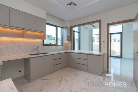 4 bedrooms Villa in Al Furjan, UAE No. 74011 8