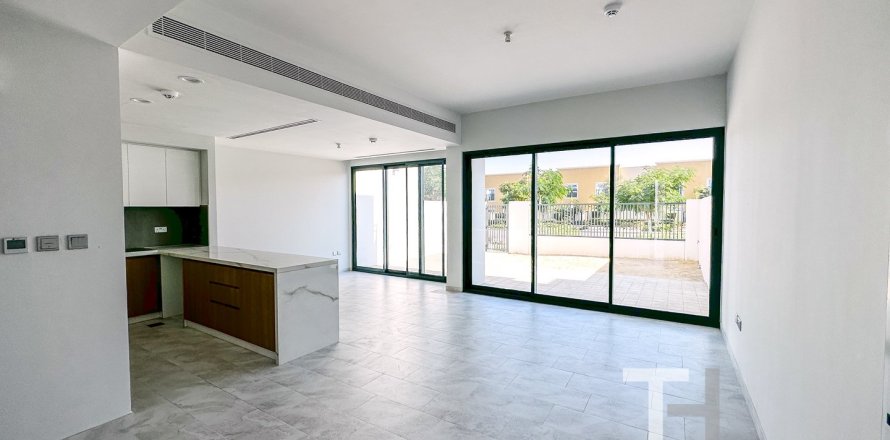 3 bedrooms Townhouse in Dubai, UAE No. 76424