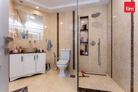 4 غرف نوم شقة رقم 123385 21