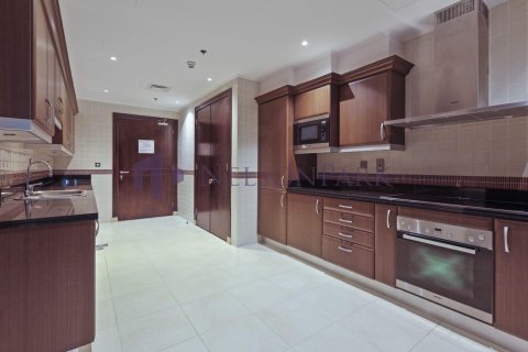 3 bedrooms Apartment in Doha, Qatar No. 58252 5