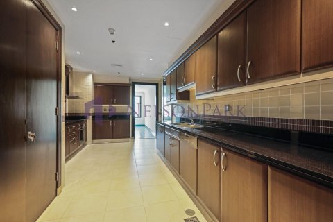3 bedrooms Apartment in Doha, Qatar No. 58252 4
