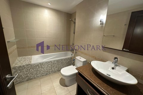 3 bedrooms Apartment in Doha, Qatar No. 58249 6
