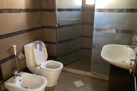4 bedrooms Villa in Doha, Qatar No. 58250 5