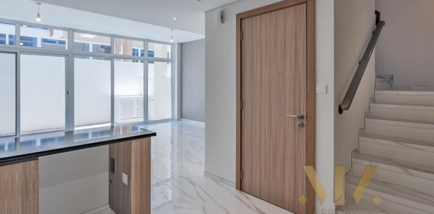 3 bedrooms Villa in Camelia, UAE No. 30354