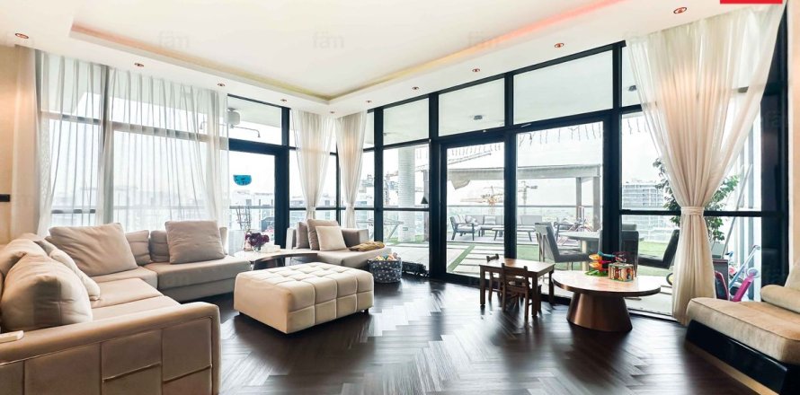 3 bedrooms Apartment in Dubai, UAE No. 51504