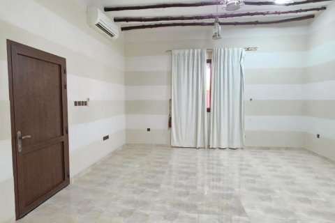 Villa de 3 dormitorios en Khuzam, UAE No. 183786 5