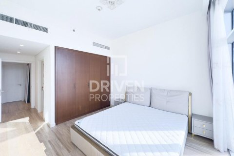 Квартира с 2 спальнями в BLVD Crescent, ОАЭ №190415 8