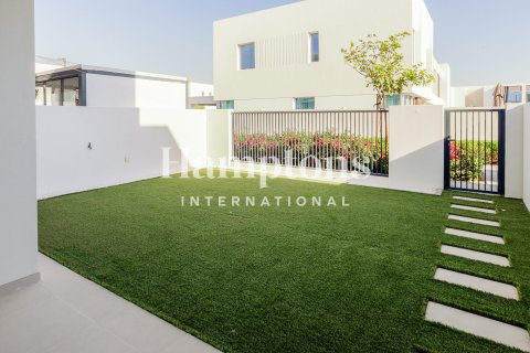 3 bedrooms Townhouse in Al Manara, UAE No. 140021 20