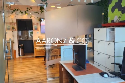 83مربع، مكتب في الخليج التجاري, الإمارات العربية المتحدة رقم 152559 9