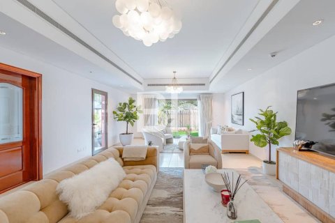 Villa de 4 dormitorios  No. 112967 2