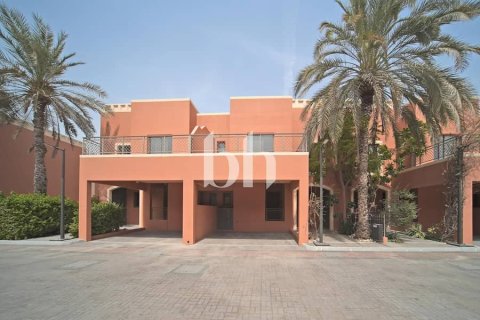 Townhouse de 4 dormitorios  No. 112970 2