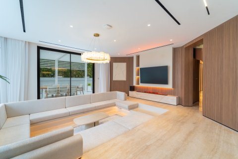 Вилла с 4 спальнями в Пальма Джумейра, ОАЭ №146983 6