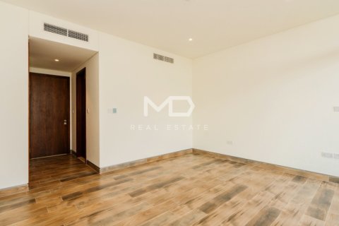5 bedrooms Villa in Abu Dhabi, UAE No. 43871 42