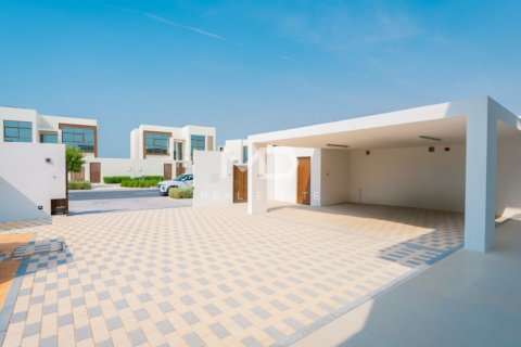 5 bedrooms Villa in Abu Dhabi, UAE No. 43871 59