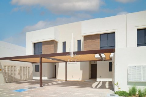 Villa de 4 dormitorios en  Yas Island, UAE No. 34733 21