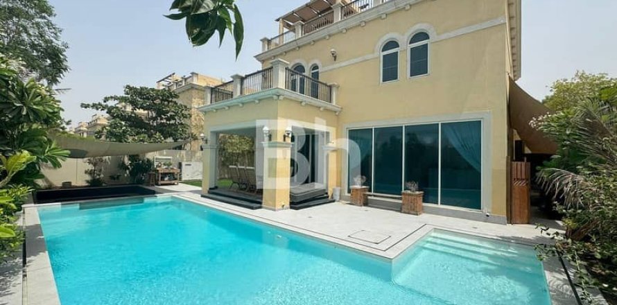 4 bedrooms Villa  No. 114171
