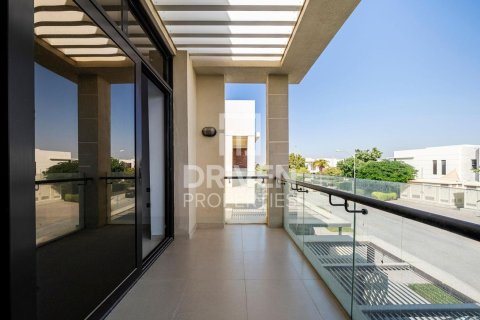 Вилла с 5 спальнями в DAMAC Hills (Akoya by DAMAC), ОАЭ №138797 25