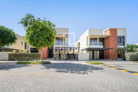 Вилла с 5 спальнями в DAMAC Hills (Akoya by DAMAC), ОАЭ №138797