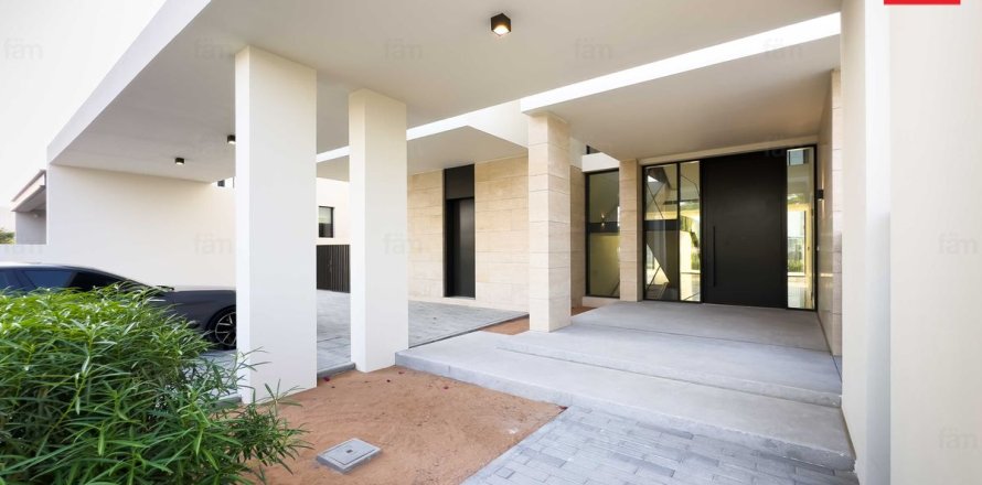 Вилла с 5 спальнями  №126807