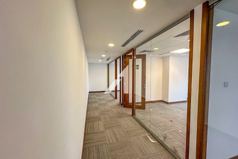 145m² Office in Sheikh Zayed Road, UAE No. 147413 8