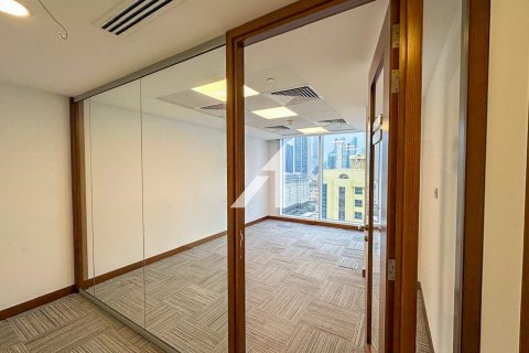 145m² Office in Sheikh Zayed Road, UAE No. 147413 11