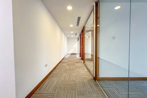 145m² Office in Sheikh Zayed Road, UAE No. 147413 12