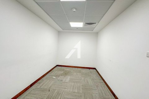 145m² Office in Sheikh Zayed Road, UAE No. 147413 10