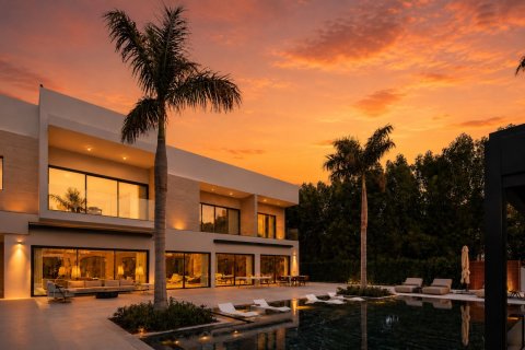 6 bedrooms Villa in Al Barari, UAE No. 199678