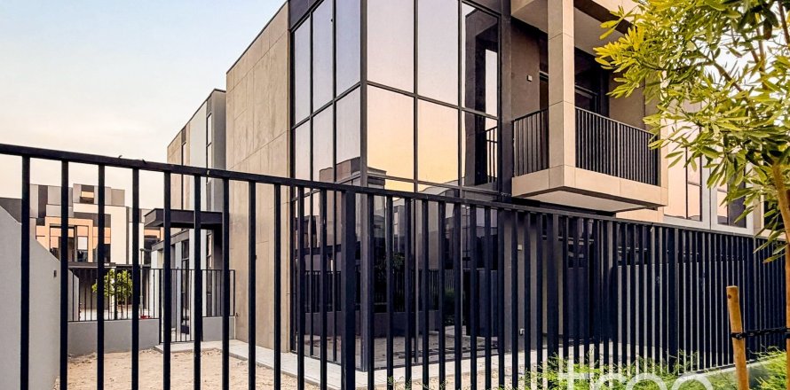 Villa de 4 dormitorios en Mudon, UAE No. 199118