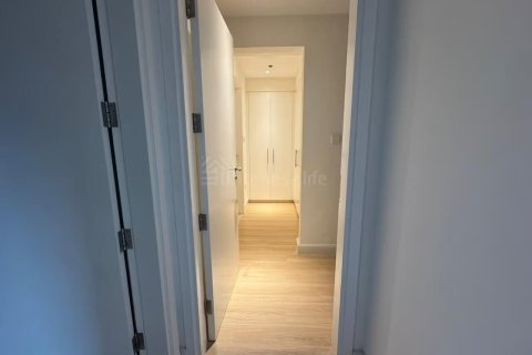 Квартира с 2 спальнями в Zahra Apartments, ОАЭ №161675 3