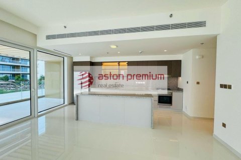Apartment de 2 dormitorios en EMAAR Beachfront, UAE No. 135287 18