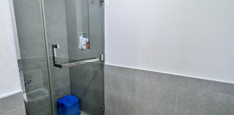 Apartment de 2 dormitorios en Town Square, UAE No. 148398