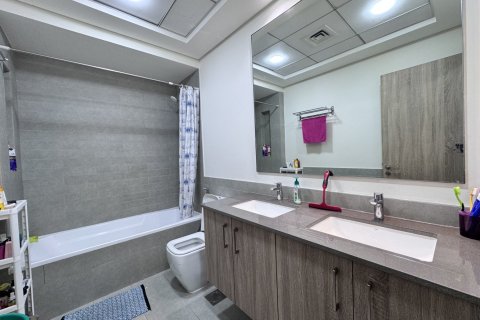 Apartment de 2 dormitorios en Town Square, UAE No. 148398 9