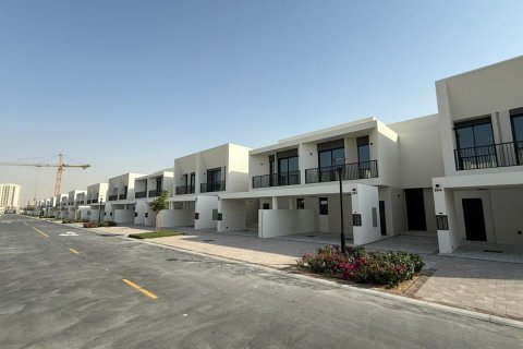 3 bedrooms Villa in Town Square, UAE No. 148401 2